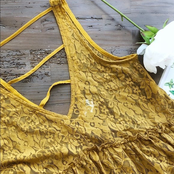 3/$25 H.I.P. Lace Top - Picture 2 of 8